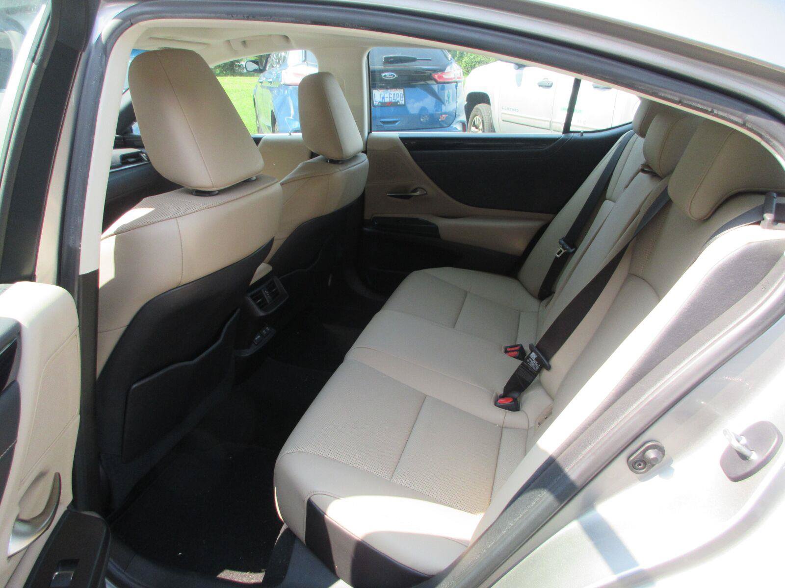 Used 2021 Lexus ES 350 w/ Premium Package FWD image 11