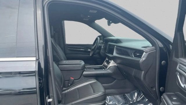 Used 2023 GMC Yukon Denali AWD/4WD image 18