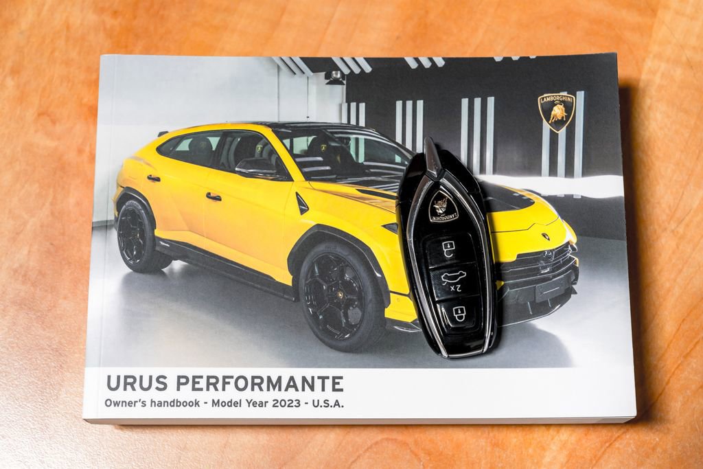 Used 2023 Lamborghini Urus Performante AWD/4WD image 67