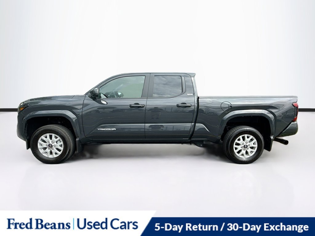 Used 2024 Toyota Tacoma SR5 AWD/4WD image 5