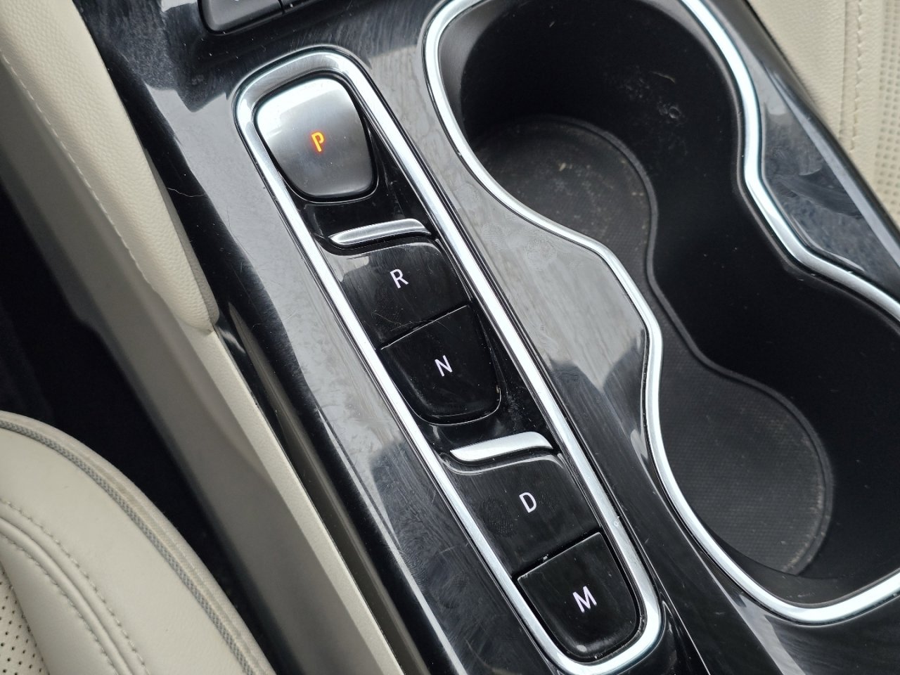 Used 2023 Buick Envision Essence image 30