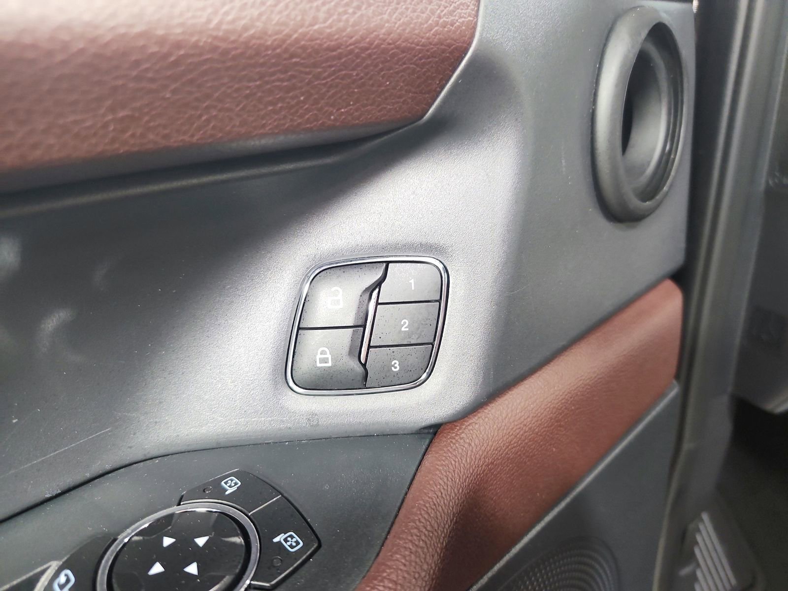 Used 2024 Ford Expedition Limited image 21