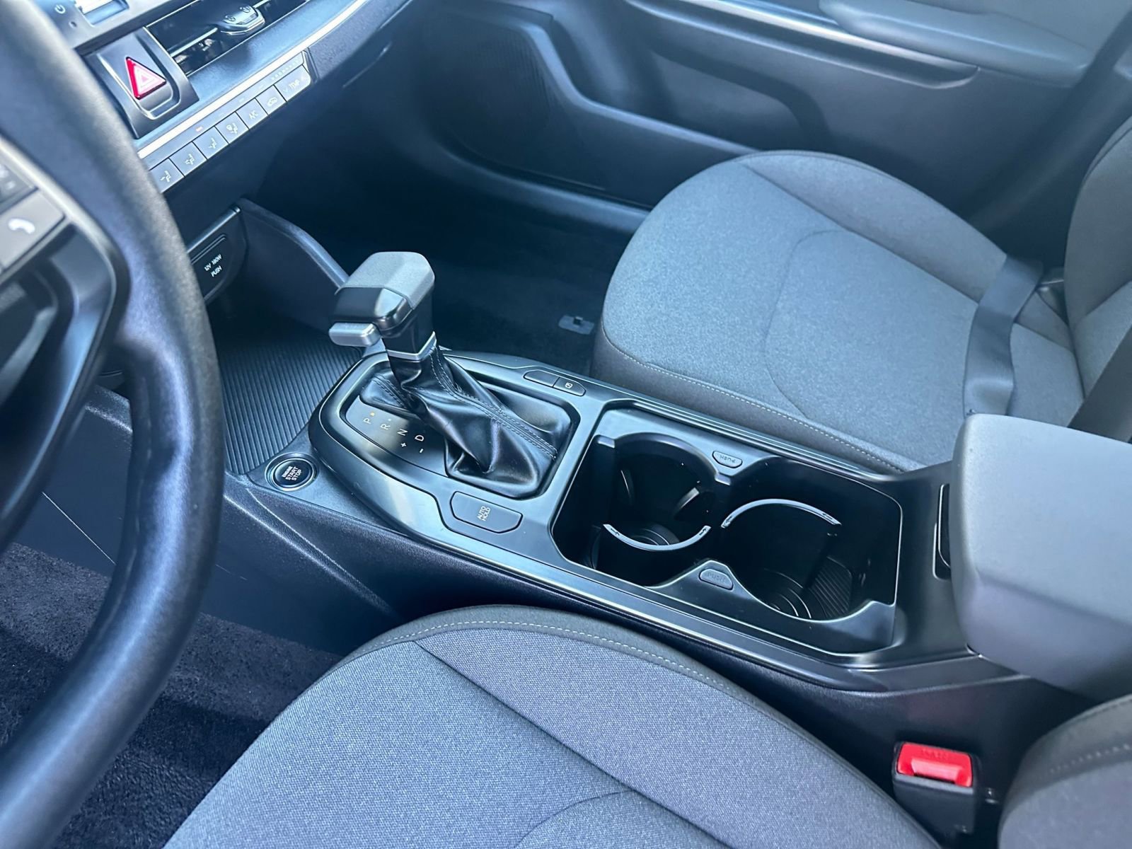 Used 2025 Kia K4 LXS image 42