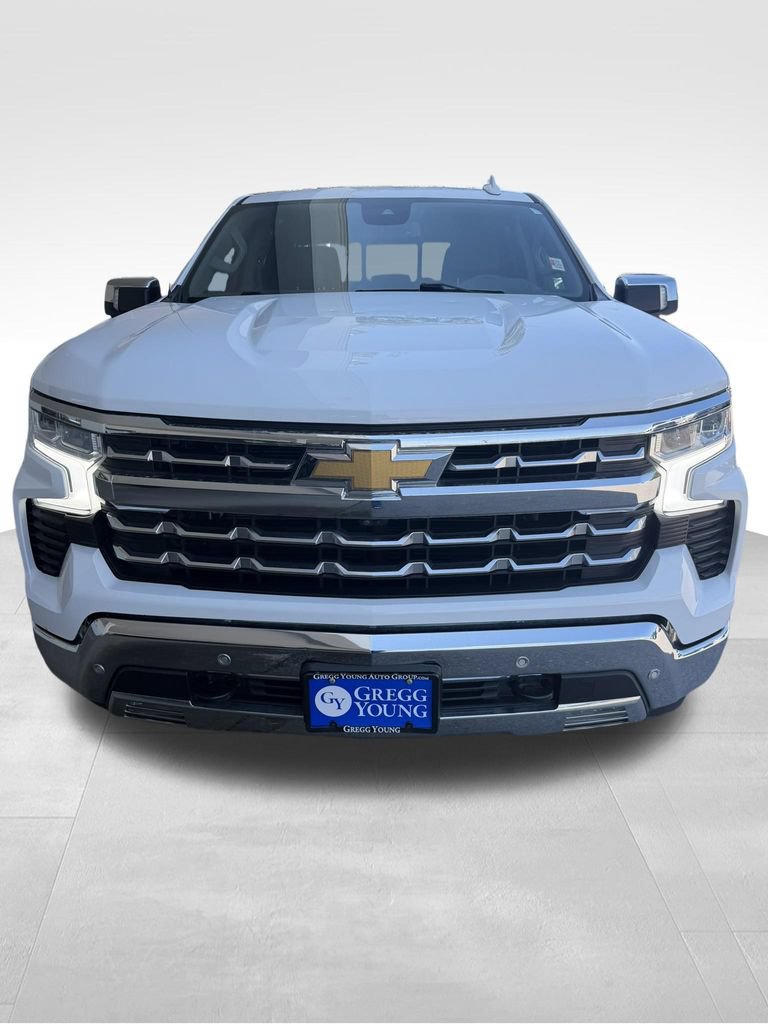 Used 2023 Chevrolet Silverado 1500 LTZ w/ LTZ Convenience Package II AWD/4WD image 3