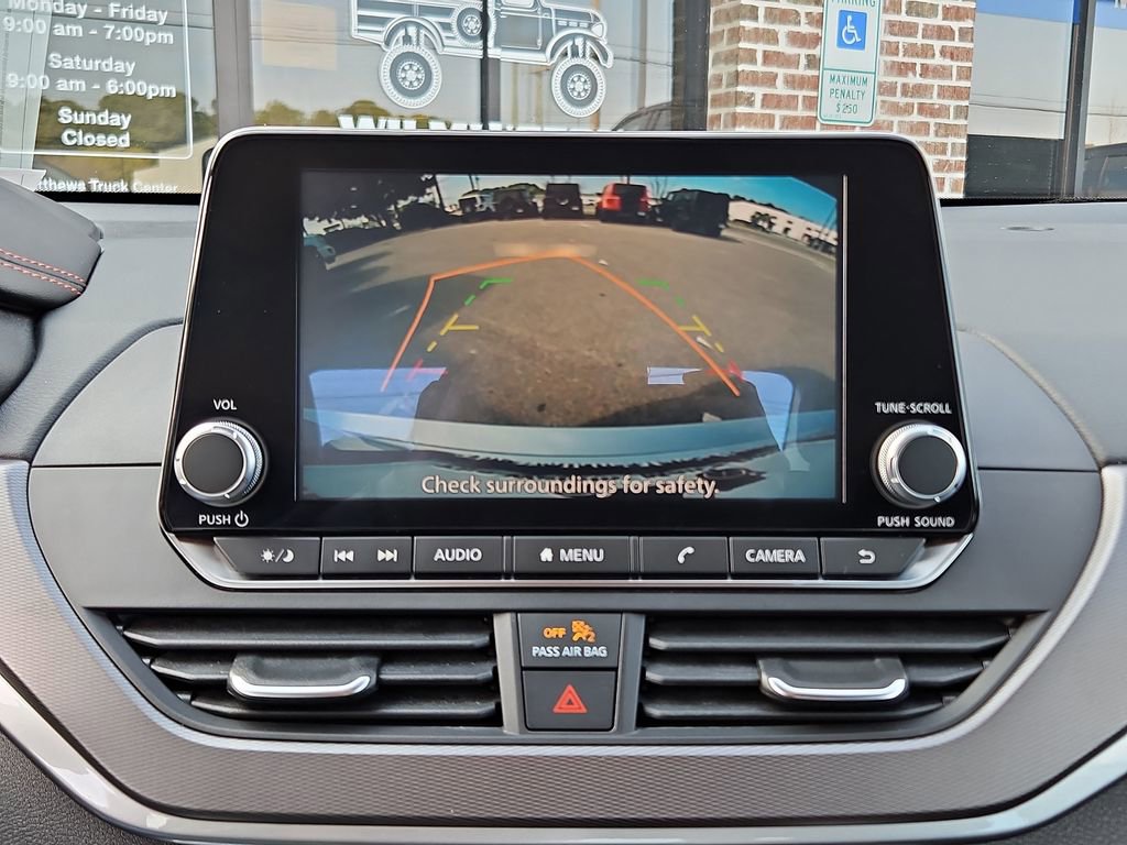 Used 2024 Nissan Altima 2.5 SR image 17