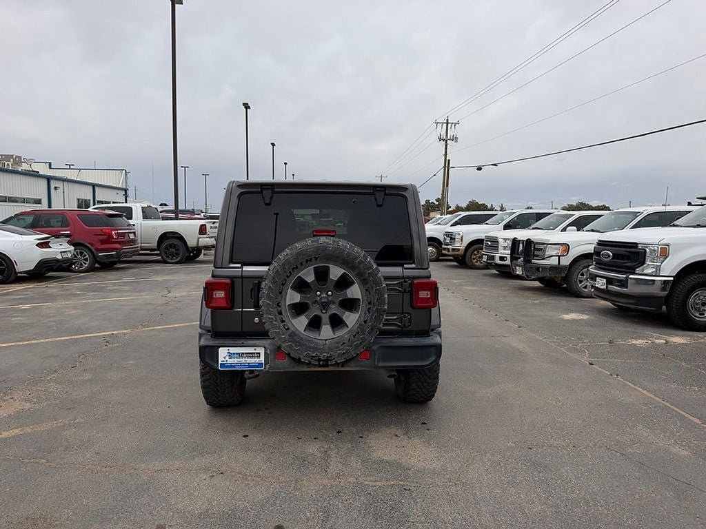 Used 2018 Jeep Wrangler Unlimited Sahara AWD/4WD image 4
