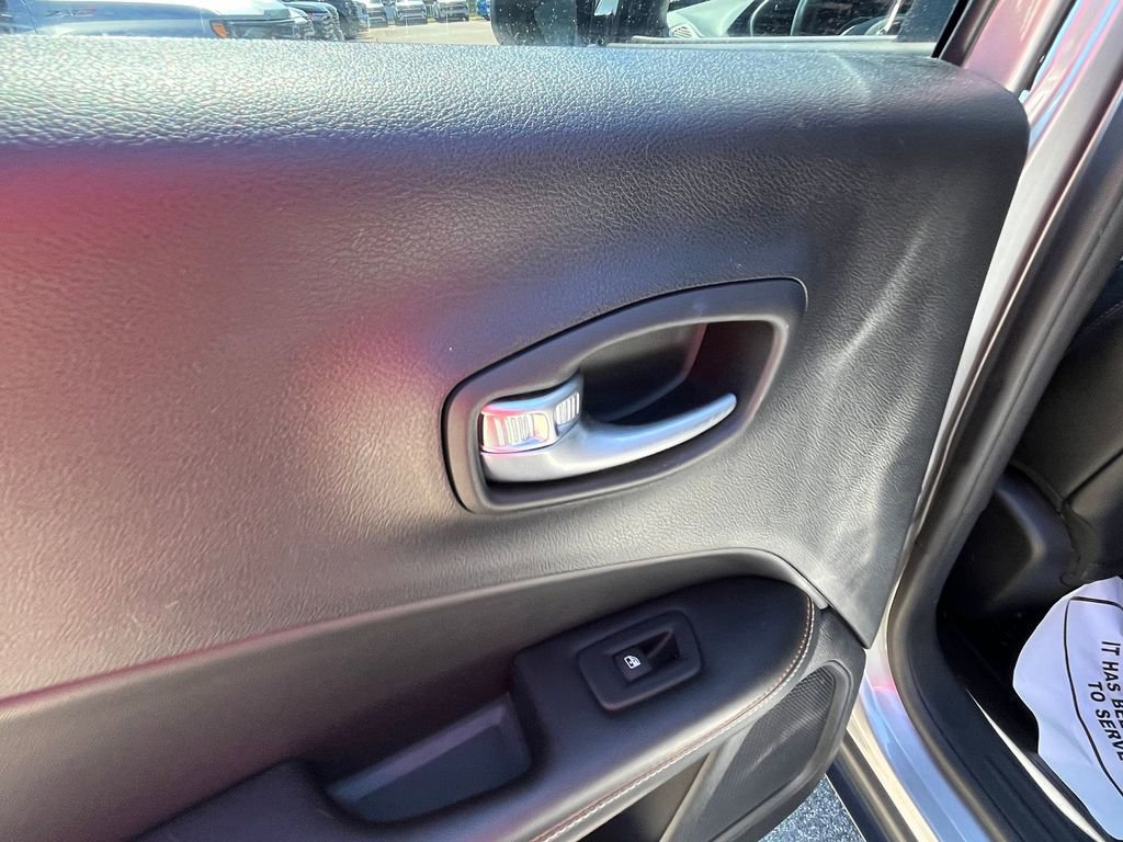 Used 2018 Jeep Compass Latitude w/ Popular Equipment Group AWD/4WD image 25