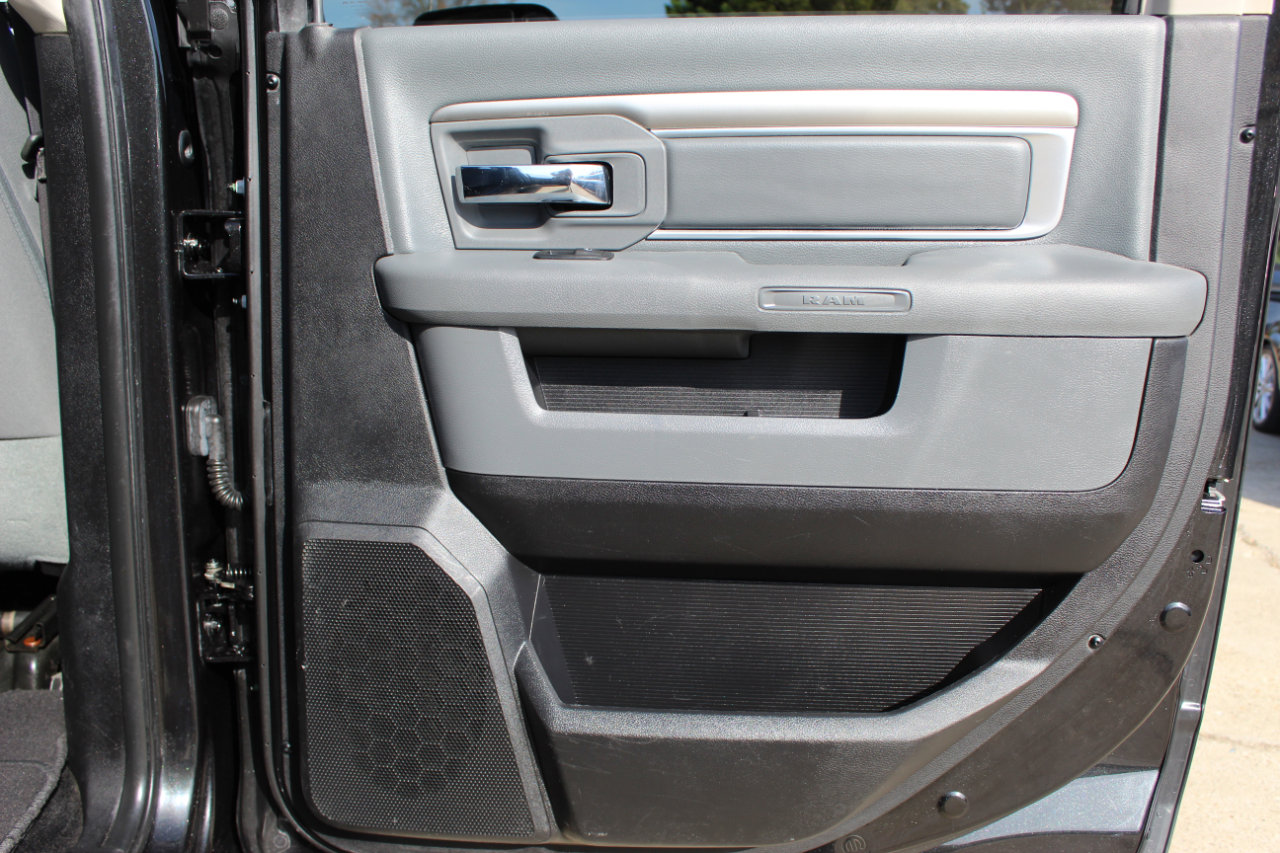 Used 2016 RAM 3500 Lone Star image 17