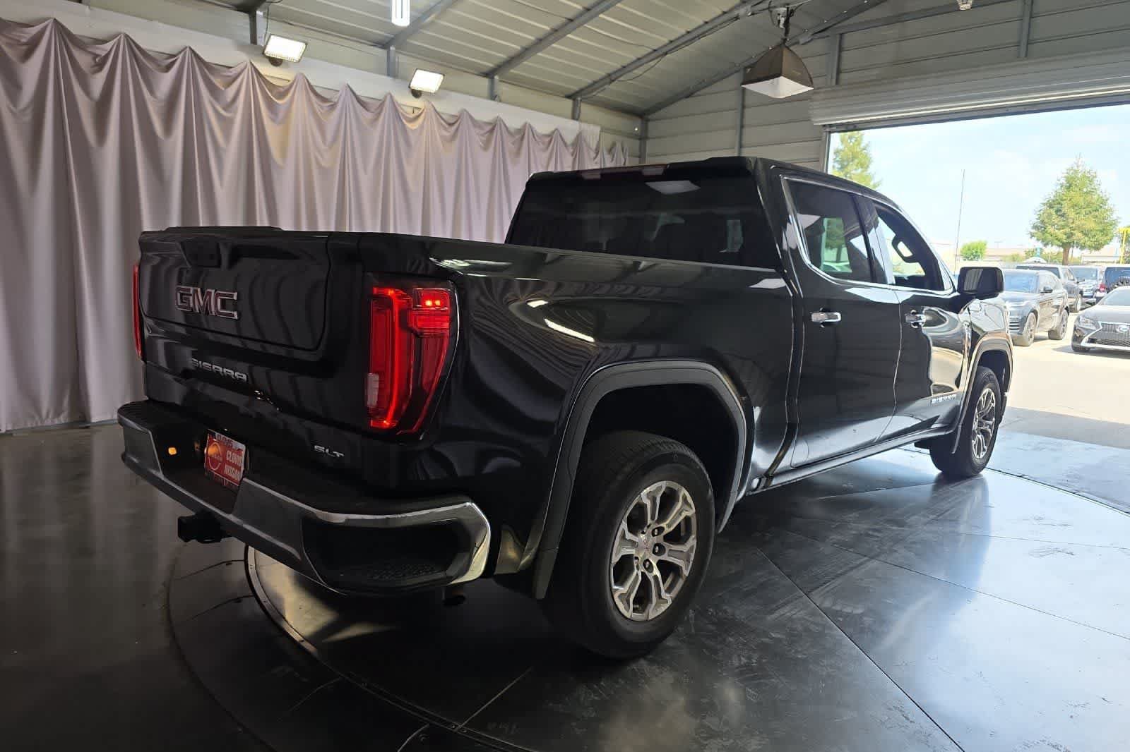 Used 2025 GMC Sierra 1500 SLT RWD image 3