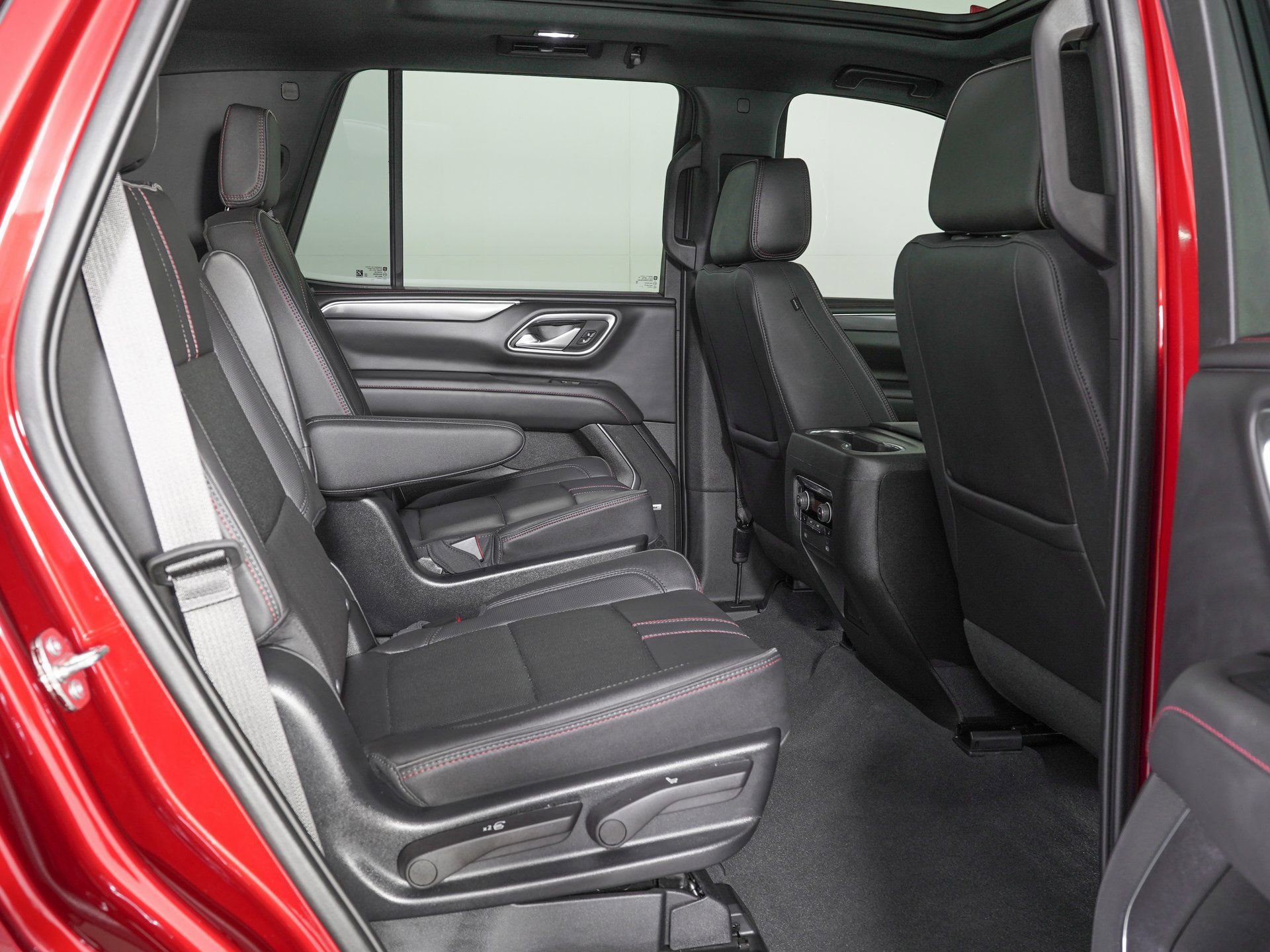 Used 2023 Chevrolet Tahoe RST w/ Luxury Package AWD/4WD image 10