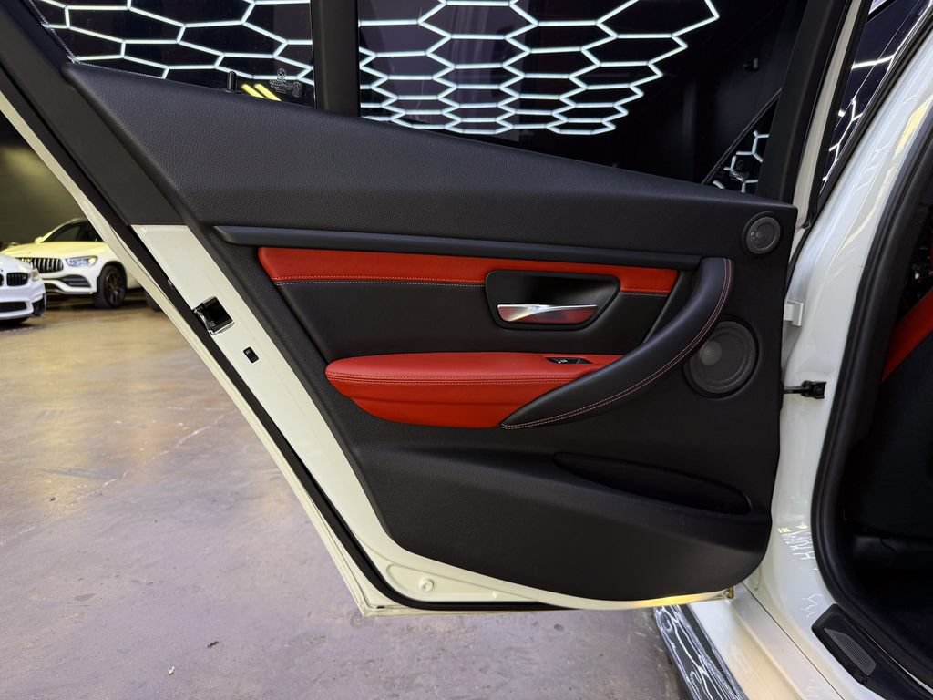 Used 2016 BMW M3 RWD image 17
