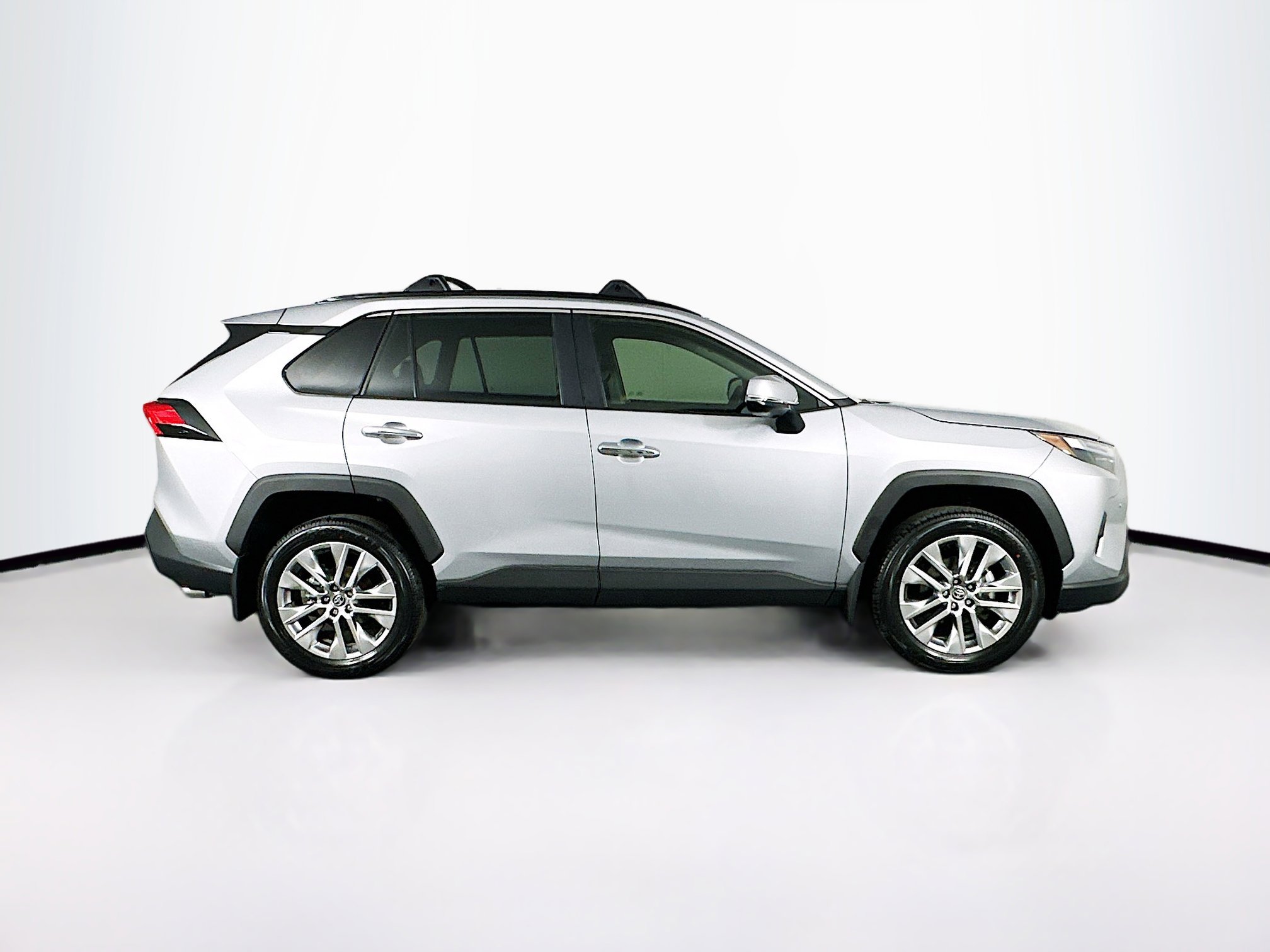 Used 2025 Toyota RAV4 Limited image 10