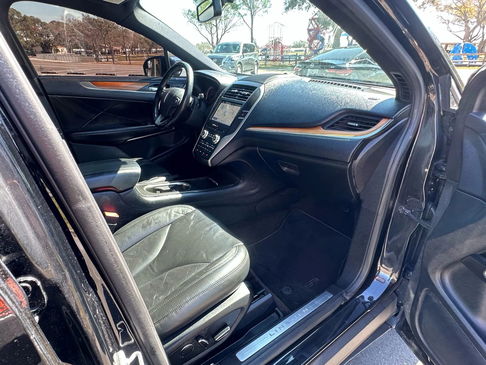 Used 2017 Lincoln MKC Select image 12