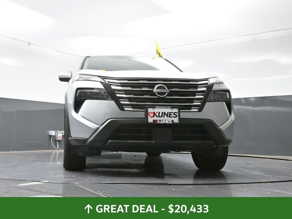 Used 2024 Nissan Rogue SV image 28