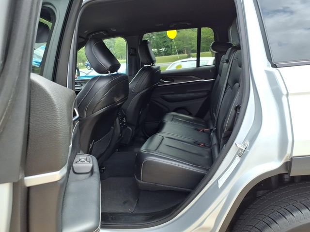 Used 2024 Jeep Grand Cherokee Limited RWD image 17