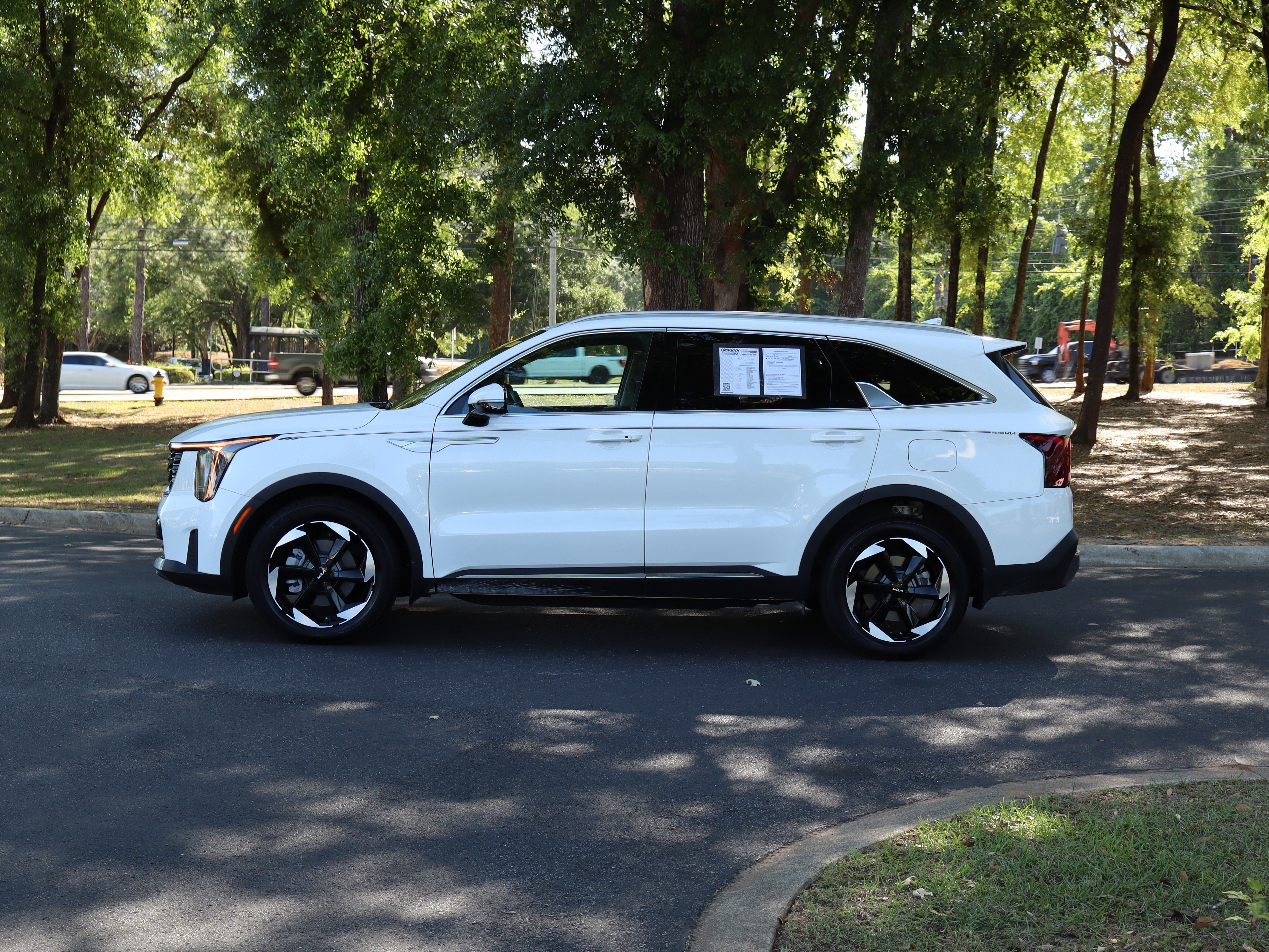 Used 2025 Kia Sorento EX image 6