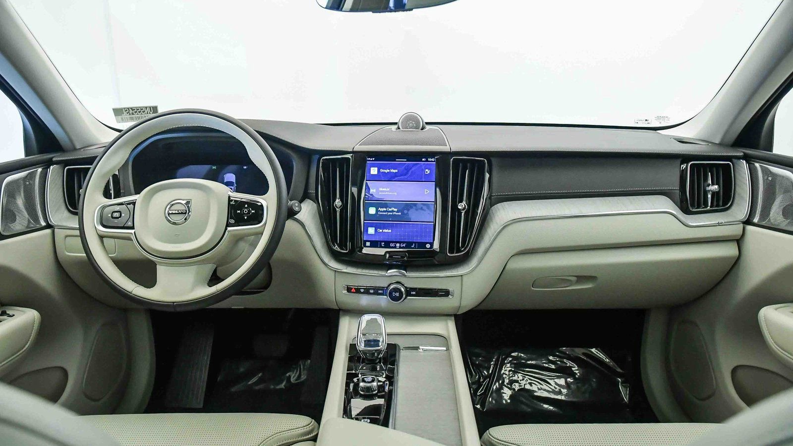 Certified 2025 Volvo XC60 B5 Ultra w/ Protection Package Premier image 14