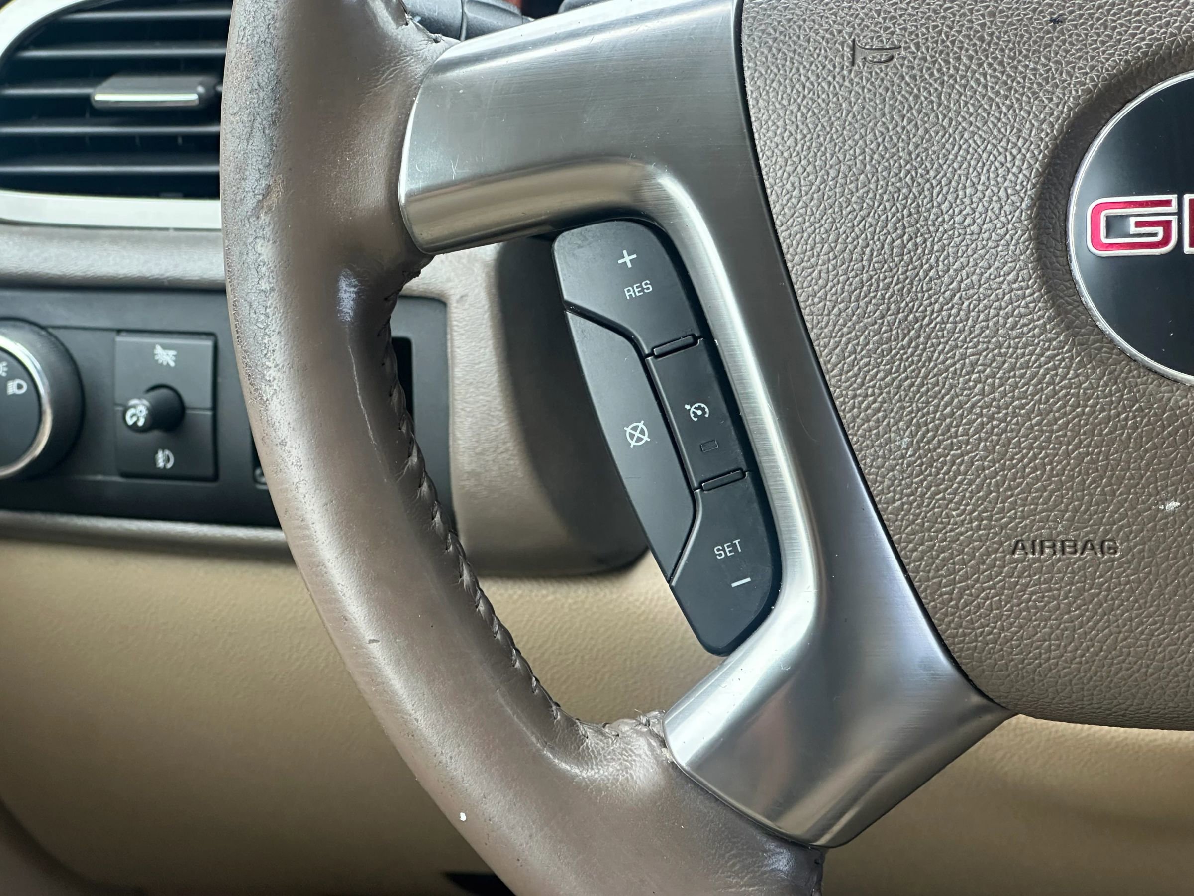 Used 2007 GMC Yukon SLT w/ SLT Preferred Equipment Group image 25