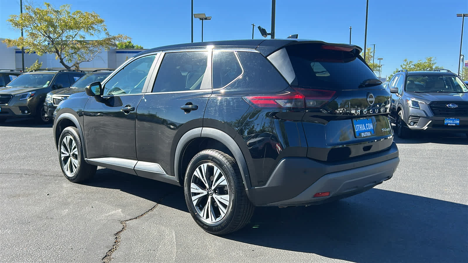 Used 2023 Nissan Rogue SV AWD/4WD image 7