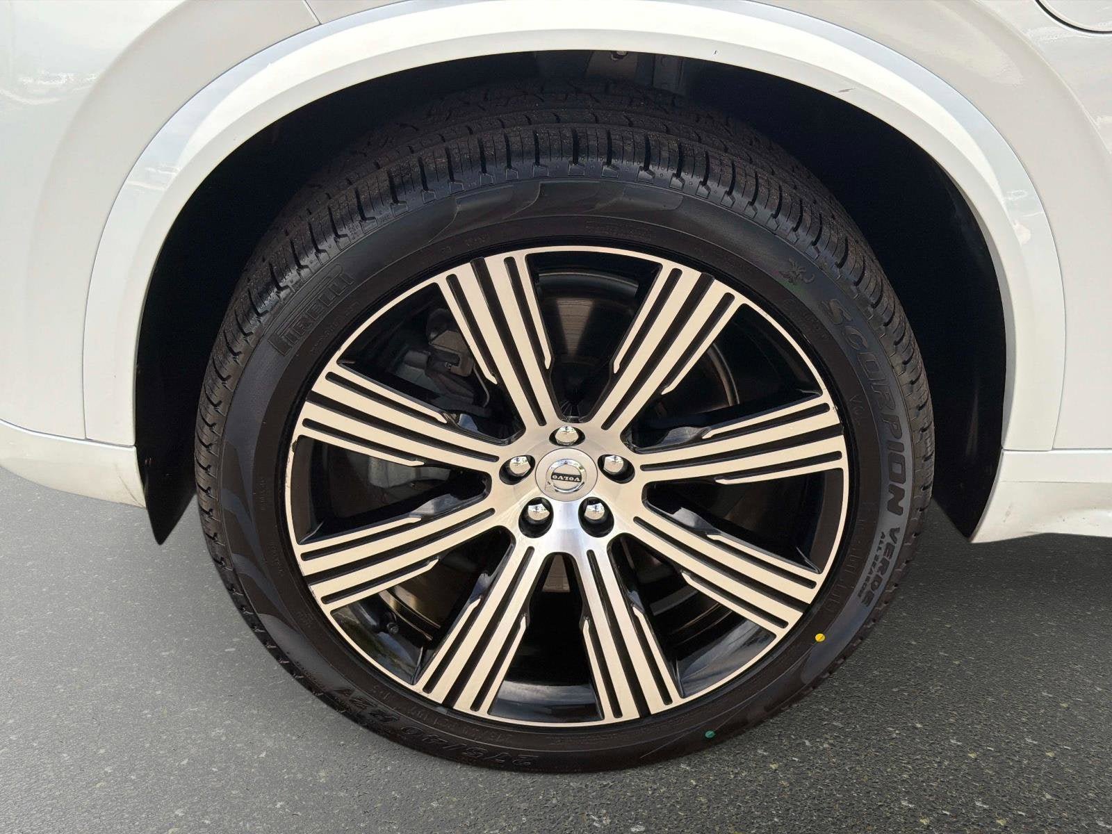 Certified 2024 Volvo XC90 T8 Core AWD/4WD image 10