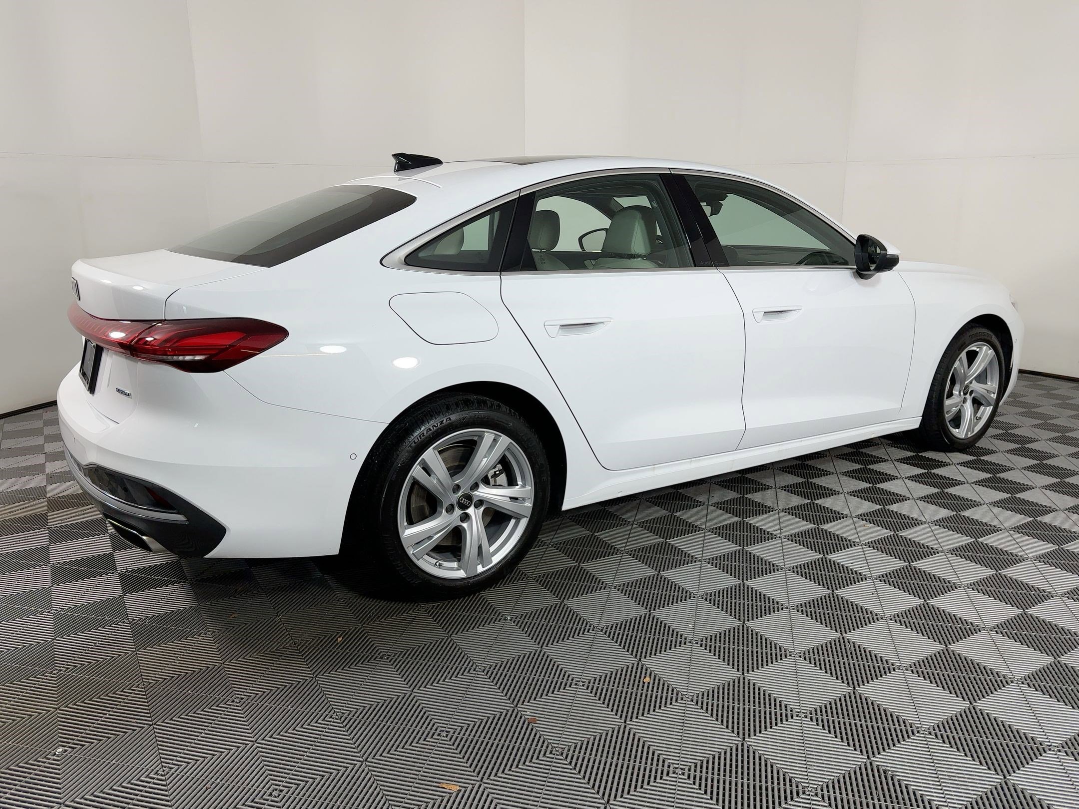 Used 2025 Audi A5 2.0T Premium w/ Convenience Package image 8