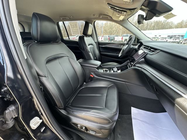 Used 2024 Jeep Grand Cherokee Limited w/ Trailer Tow Package image 30