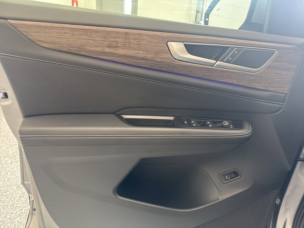 Certified 2025 Volkswagen Atlas SEL image 13
