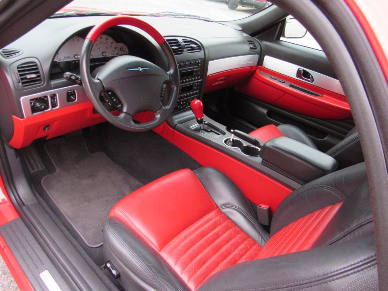 Used 2002 Ford Thunderbird RWD image 4