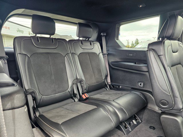 Used 2024 Jeep Grand Cherokee L Altitude AWD/4WD image 16