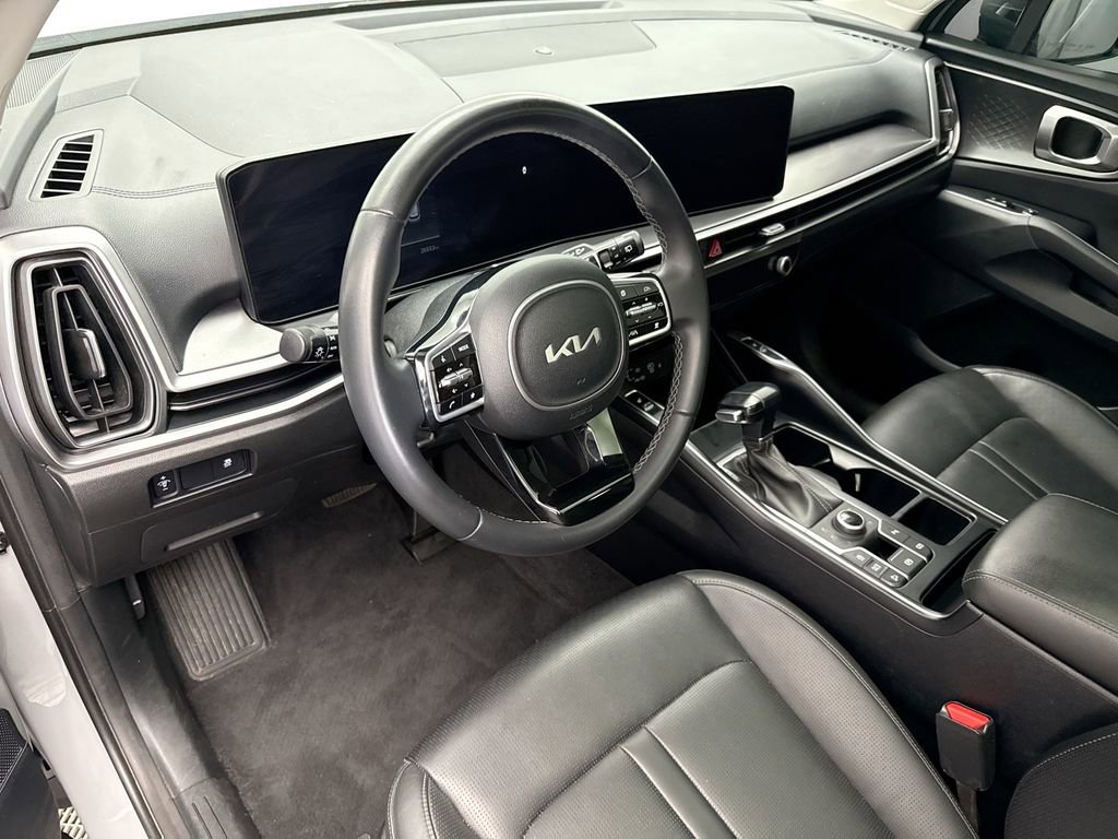 Used 2024 Kia Sorento S w/ Panoramic Sunroof Package image 9
