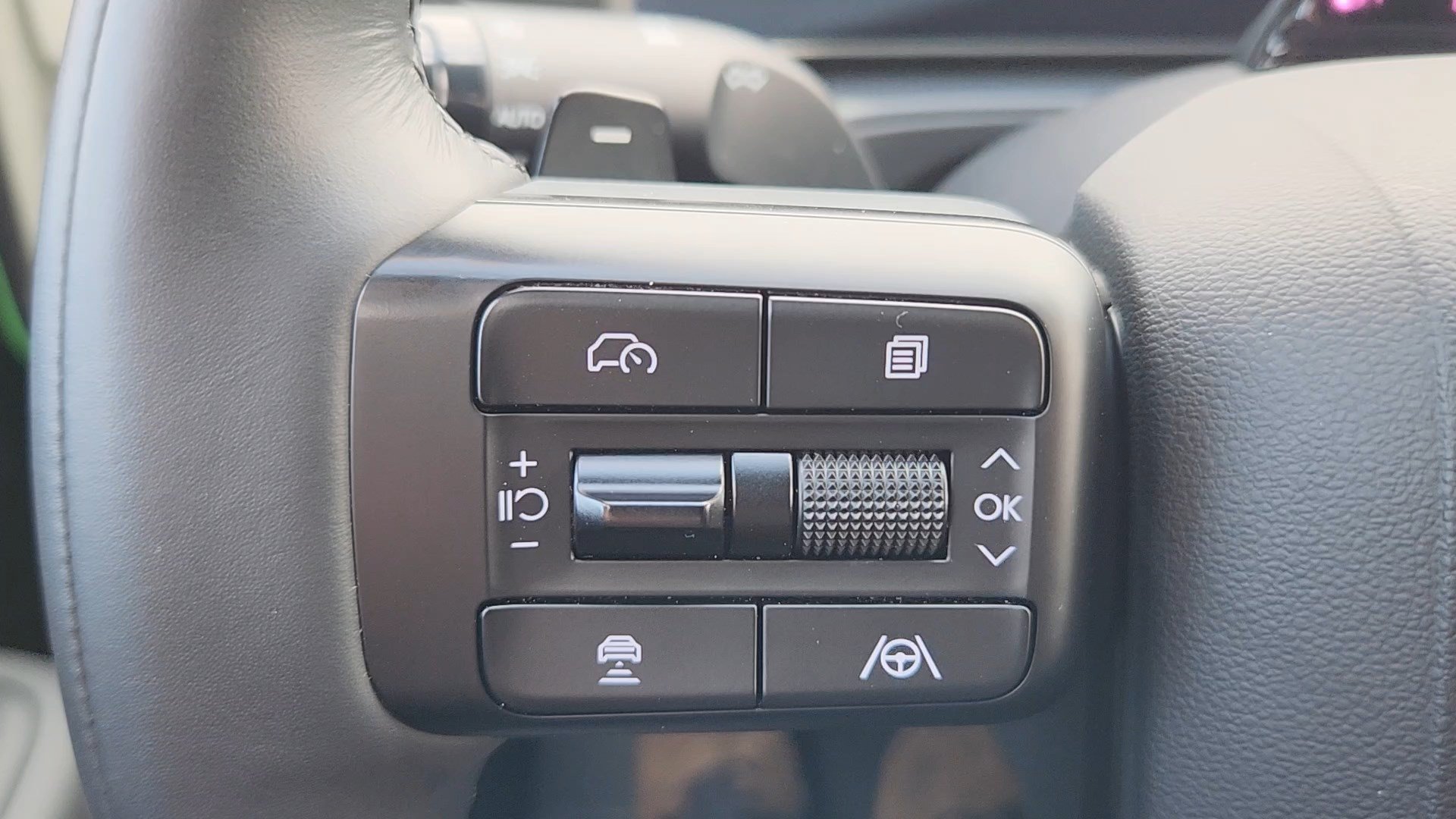Used 2025 Hyundai Santa Fe Calligraphy AWD/4WD image 13