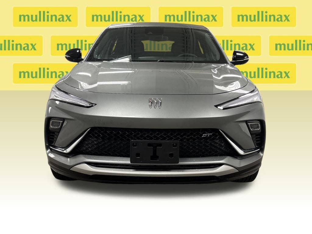 Used 2025 Buick Envista Sport Touring image 6