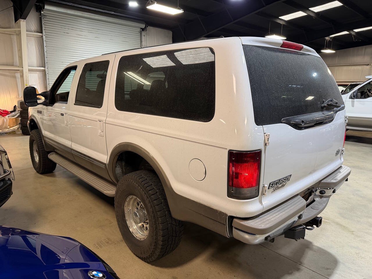Used 2002 Ford Excursion Limited AWD/4WD image 2
