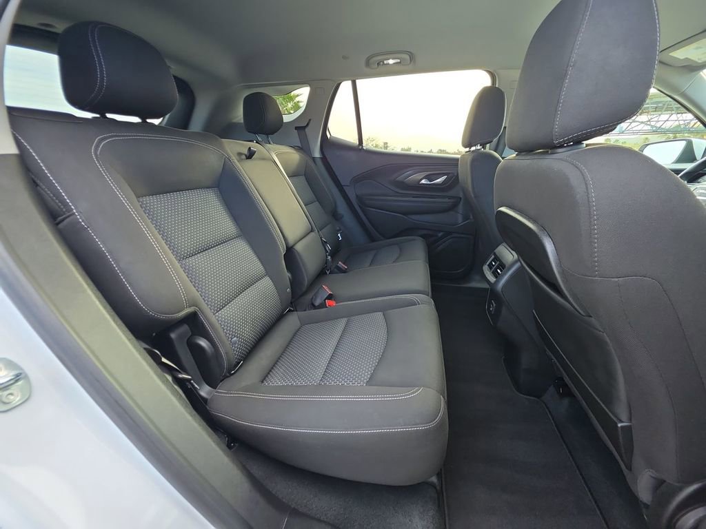 Used 2023 GMC Terrain SLE w/ Driver Convenience Package image 28