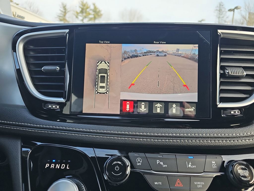 New 2026 Chrysler Pacifica Limited image 22