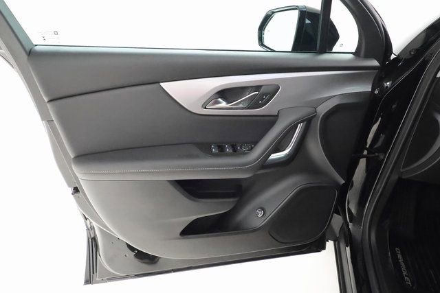 Used 2025 Chevrolet Blazer LT w/ Convenience Package image 8