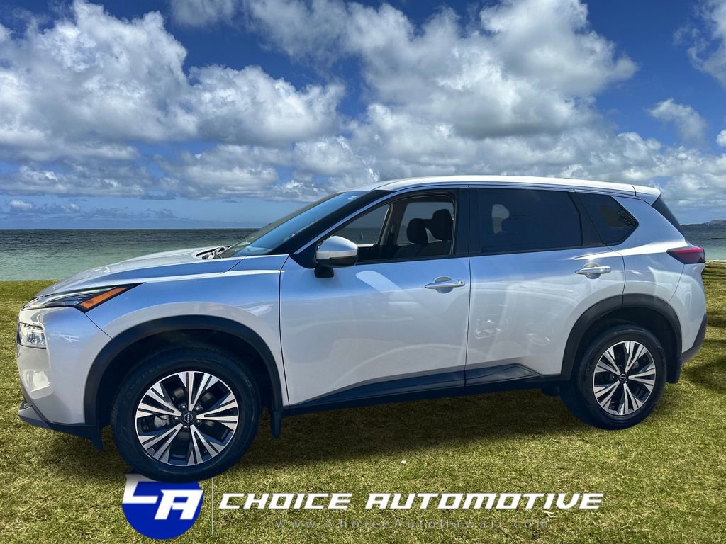 Used 2022 Nissan Rogue SV image 3