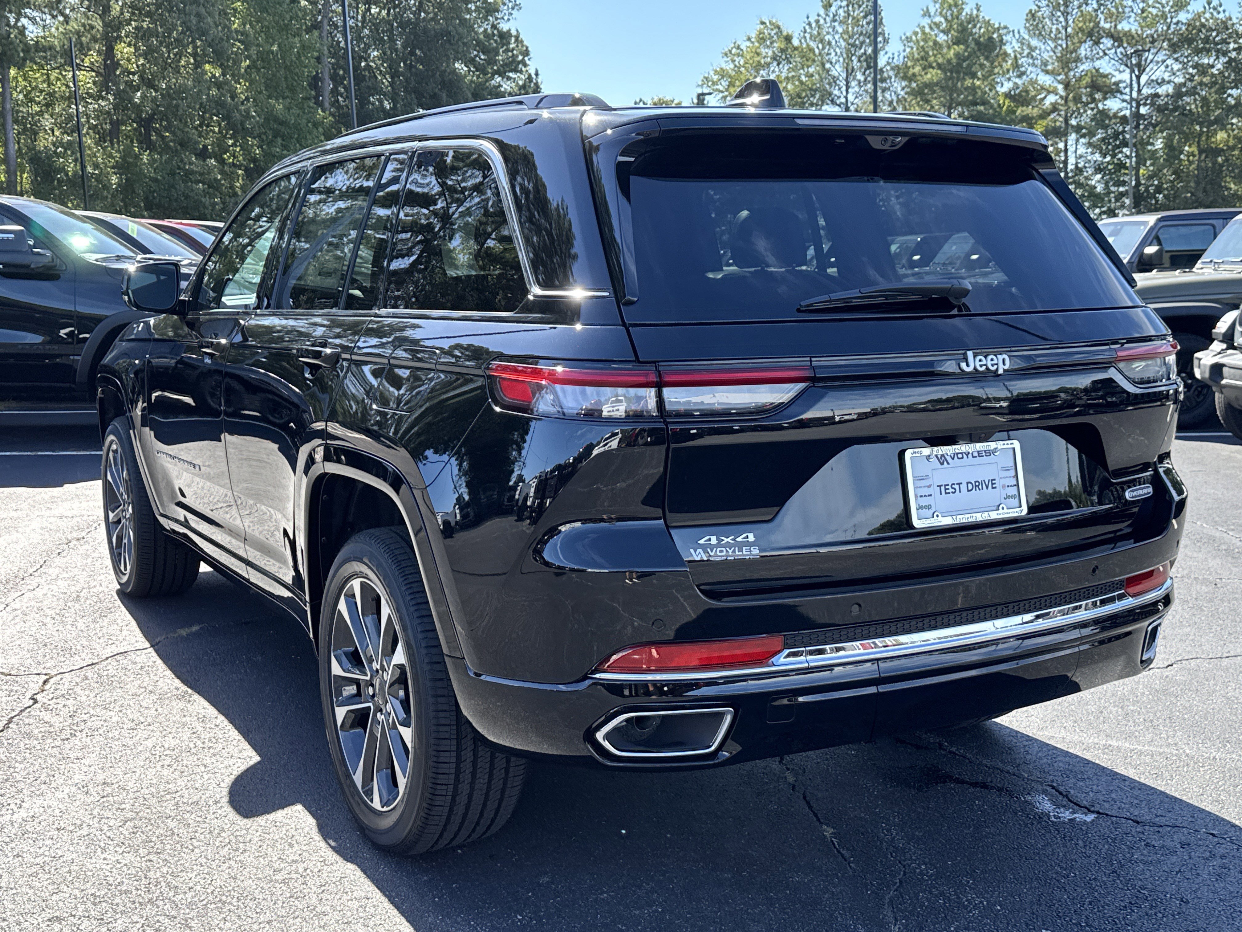 New 2025 Jeep Grand Cherokee Overland w/ Luxury Tech Group IV image 6