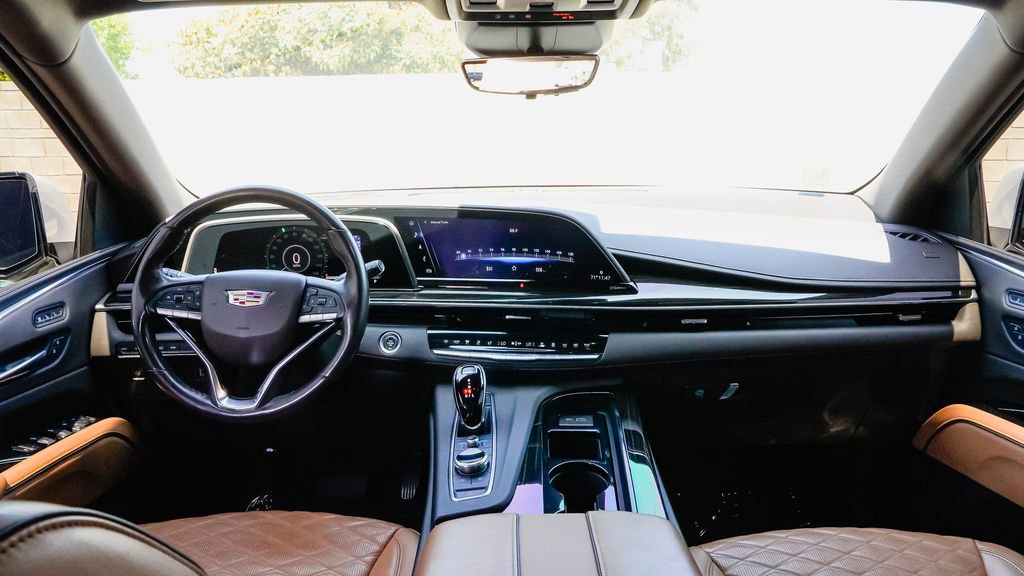 Certified 2021 Cadillac Escalade ESV Premium Luxury w/ LPO, Radiant Package AWD/4WD image 13