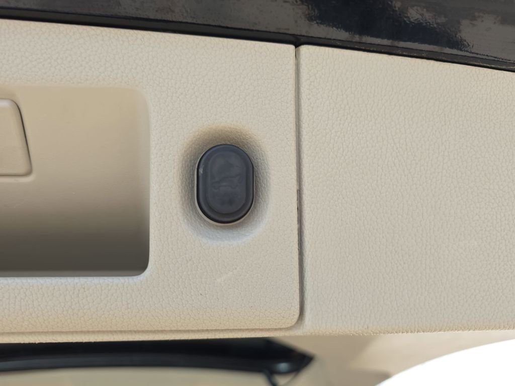 Used 2018 Cadillac Escalade Luxury RWD image 14