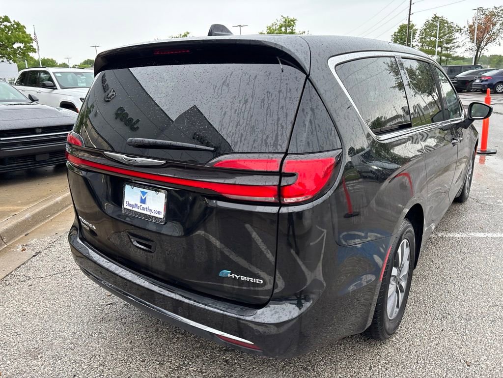 Used 2023 Chrysler Pacifica Touring-L FWD image 23