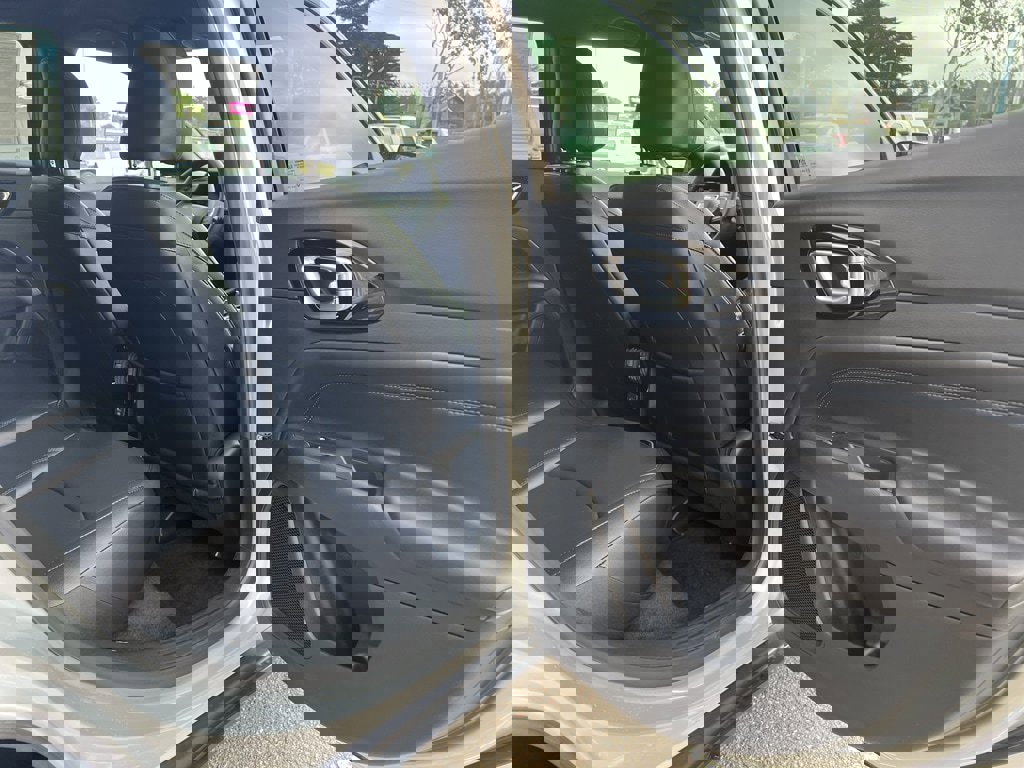 New 2026 Jeep Compass Limited image 18