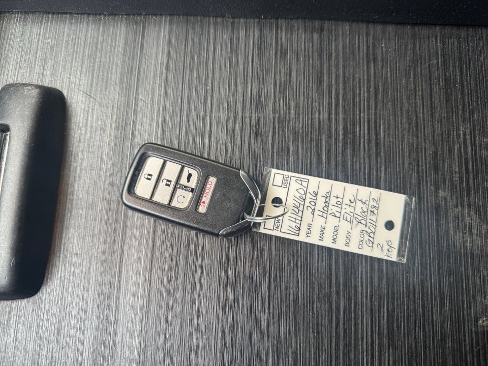 Used 2016 Honda Pilot Elite image 37