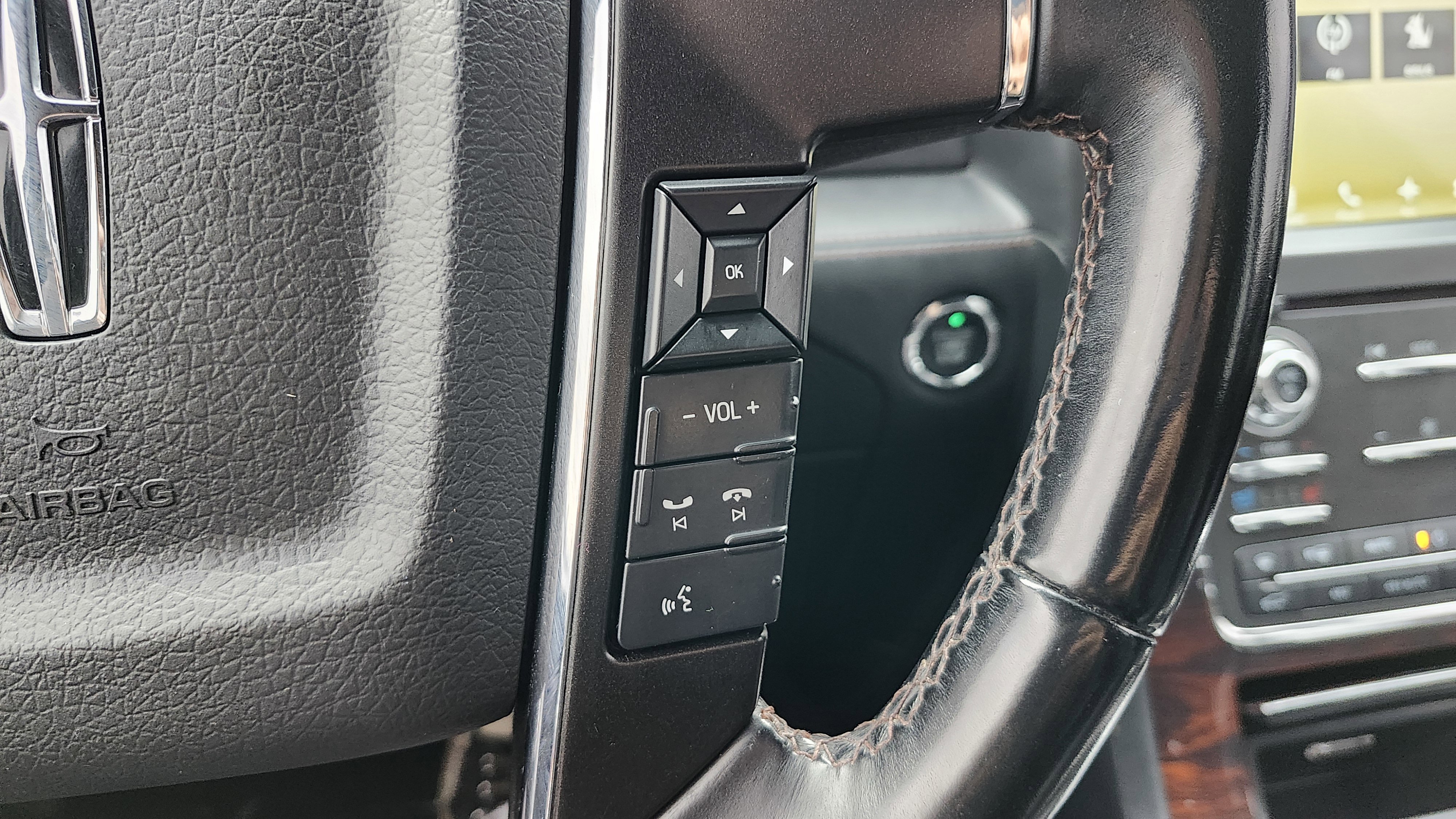 Used 2016 Lincoln Navigator Reserve image 36