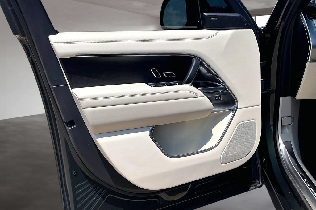 Certified 2023 Land Rover Range Rover SE AWD/4WD image 17