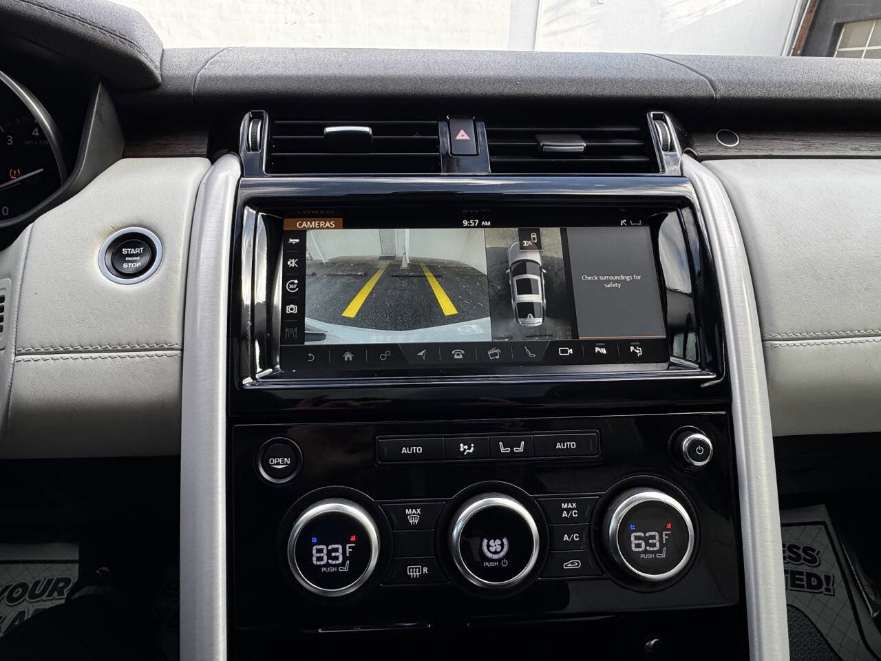 Used 2017 Land Rover Discovery HSE Luxury image 20