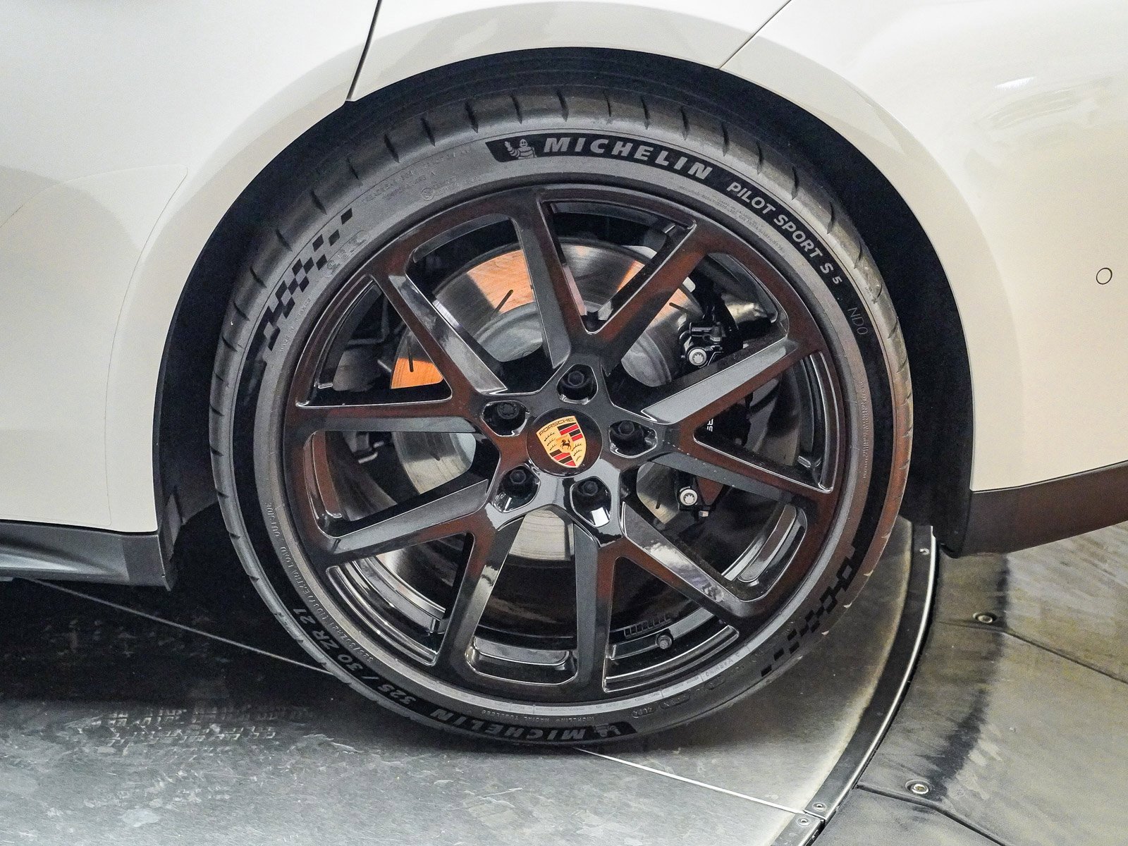 Used 2025 Porsche Panamera 4S image 12