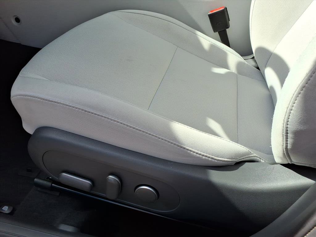 Used 2025 Hyundai Kona SEL image 8