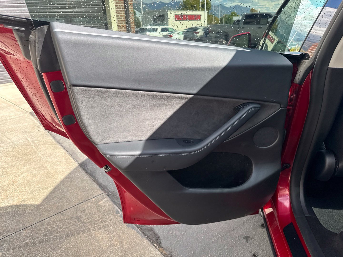 Used 2025 Tesla Model Y Long Range AWD/4WD image 18