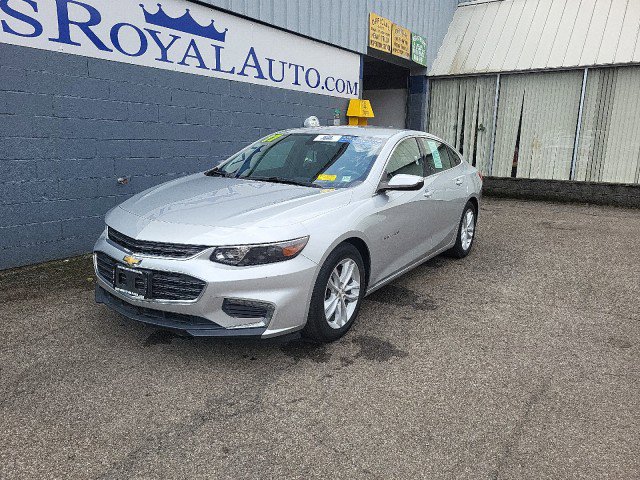 Used 2017 Chevrolet Malibu LT w/ Leather Package image 2
